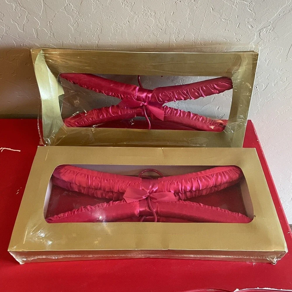 New Set of 6 Vintage‎ Scented Padded Satin Lingerie Sweater Hangers Hot Pink